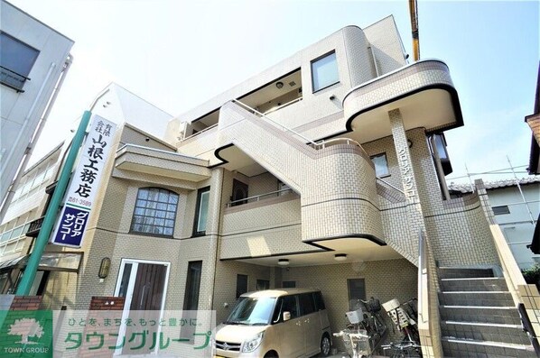 グロリアサンコーの物件外観写真